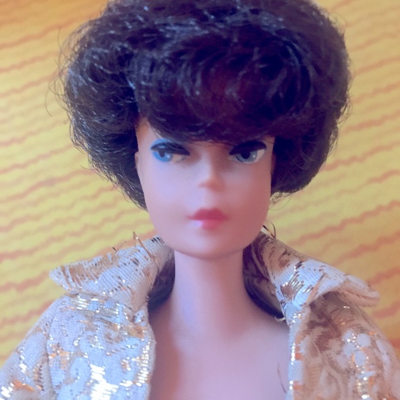 Vintage Barbie Doll bubble cut with Box & stand - Picture 4 of 16